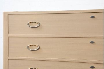中古　美品　桑材のアクセントと金具が上品な桐箪笥・中段(桐たんす、衣装箪笥、収納箪笥、和タンス、サイドボード、サイドチェスト、ローチェスト、引き出し)(R-082627)