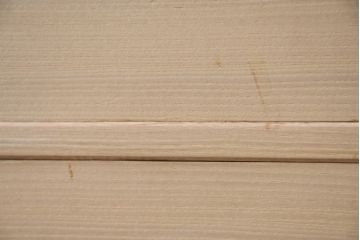 中古　美品　桑材のアクセントと金具が上品な桐箪笥・中段(桐たんす、衣装箪笥、収納箪笥、和タンス、サイドボード、サイドチェスト、ローチェスト、引き出し)(R-082627)