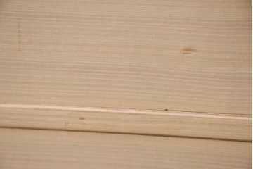 中古　美品　桑材のアクセントと金具が上品な桐箪笥・中段(桐たんす、衣装箪笥、収納箪笥、和タンス、サイドボード、サイドチェスト、ローチェスト、引き出し)(R-082627)