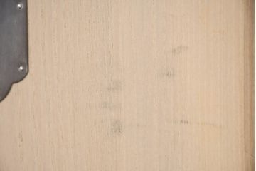 中古　美品　桑材のアクセントと金具が上品な桐箪笥・中段(桐たんす、衣装箪笥、収納箪笥、和タンス、サイドボード、サイドチェスト、ローチェスト、引き出し)(R-082627)