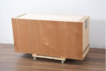 中古　美品　桑材のアクセントと金具が上品な桐箪笥・下段(桐たんす、衣装箪笥、収納箪笥、和タンス、ローチェスト、引き出し)(R-082628)
