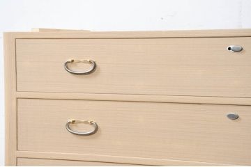 中古　美品　桑材のアクセントと金具が上品な桐箪笥・下段(桐たんす、衣装箪笥、収納箪笥、和タンス、ローチェスト、引き出し)(R-082628)