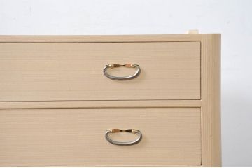 中古　美品　桑材のアクセントと金具が上品な桐箪笥・下段(桐たんす、衣装箪笥、収納箪笥、和タンス、ローチェスト、引き出し)(R-082628)