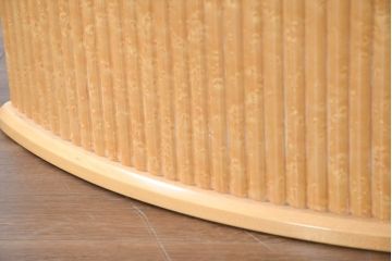 中古　超美品!!　松創(MATSUSO・マツソウ)　バーズアイメープル　お部屋にナチュラルな温もりと洗練された個性をプラスするリビングテーブル(ローテーブル、センターテーブル、オーバルテーブル)(定価約60万円)(R-082630)