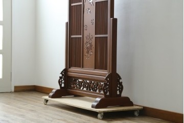 和製ビンテージ　花梨(カリン)材　透かし彫り　彫刻入り　竹梅・花鳥図　緻密な彫刻が施された美しい衝立て　(R-082631)