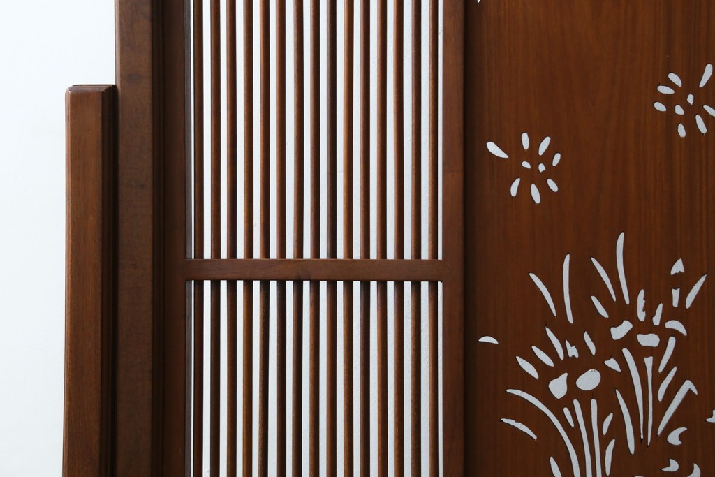 和製ビンテージ　花梨(カリン)材　透かし彫り　彫刻入り　竹梅・花鳥図　緻密な彫刻が施された美しい衝立て　(R-082631)