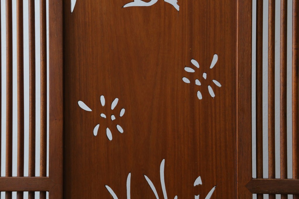 和製ビンテージ　花梨(カリン)材　透かし彫り　彫刻入り　竹梅・花鳥図　緻密な彫刻が施された美しい衝立て　(R-082631)