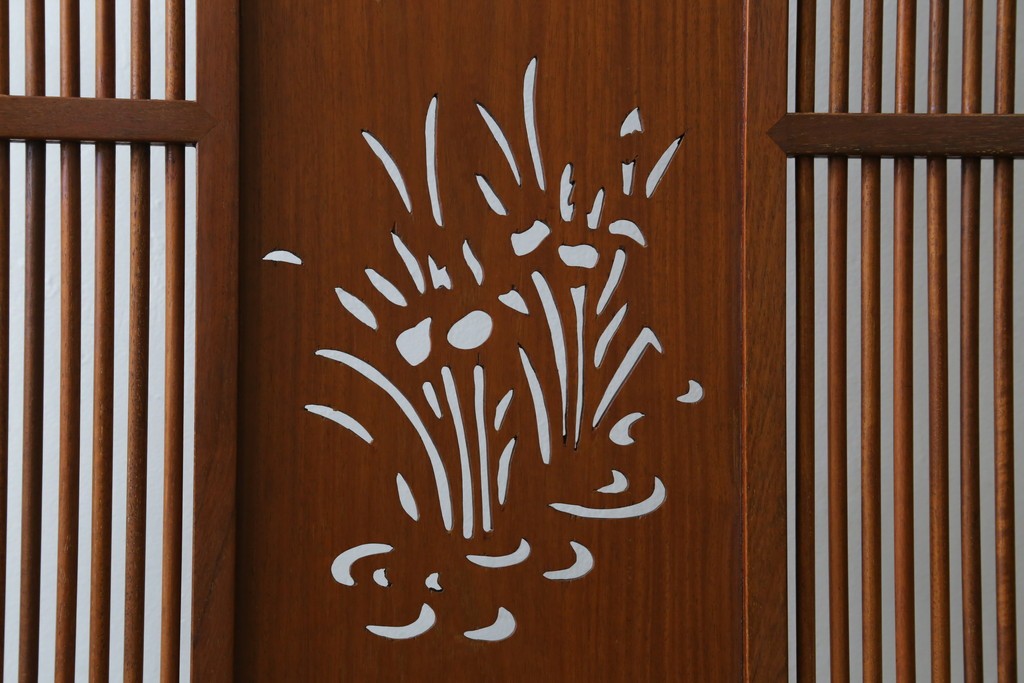 和製ビンテージ　花梨(カリン)材　透かし彫り　彫刻入り　竹梅・花鳥図　緻密な彫刻が施された美しい衝立て　(R-082631)