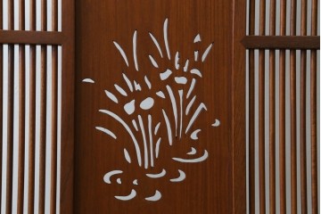 和製ビンテージ　花梨(カリン)材　透かし彫り　彫刻入り　竹梅・花鳥図　緻密な彫刻が施された美しい衝立て　(R-082631)