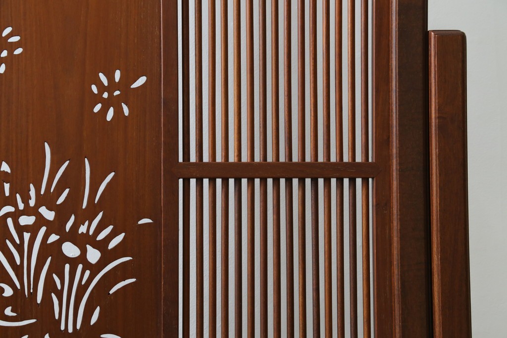 和製ビンテージ　花梨(カリン)材　透かし彫り　彫刻入り　竹梅・花鳥図　緻密な彫刻が施された美しい衝立て　(R-082631)