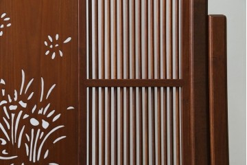 和製ビンテージ　花梨(カリン)材　透かし彫り　彫刻入り　竹梅・花鳥図　緻密な彫刻が施された美しい衝立て　(R-082631)
