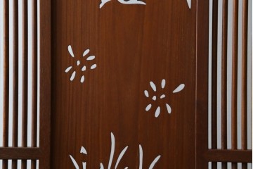 和製ビンテージ　花梨(カリン)材　透かし彫り　彫刻入り　竹梅・花鳥図　緻密な彫刻が施された美しい衝立て　(R-082631)