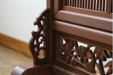 和製ビンテージ　花梨(カリン)材　透かし彫り　彫刻入り　竹梅・花鳥図　緻密な彫刻が施された美しい衝立て　(R-082631)