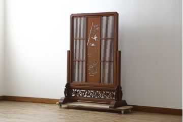 和製ビンテージ　花梨(カリン)材　透かし彫り　彫刻入り　竹梅・花鳥図　緻密な彫刻が施された美しい衝立て(衝い立て、パーテーション、仕切り、ヴィンテージ)(R-082631)