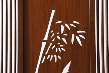 和製ビンテージ　花梨(カリン)材　透かし彫り　彫刻入り　竹梅・花鳥図　緻密な彫刻が施された美しい衝立て(衝い立て、パーテーション、仕切り、ヴィンテージ)(R-082631)