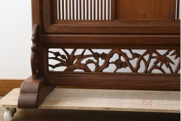 和製ビンテージ　花梨(カリン)材　透かし彫り　彫刻入り　竹梅・花鳥図　緻密な彫刻が施された美しい衝立て(衝い立て、パーテーション、仕切り、ヴィンテージ)(R-082631)