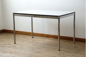 中古　USMハラー(USM Haller)　スタイリッシュなデザインがかっこいいシンプルなテーブル(ダイニングテーブル、食卓、4人掛け)(R-082632)