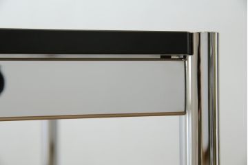 中古　USMハラー(USM Haller)　スタイリッシュなデザインがかっこいいシンプルなテーブル(ダイニングテーブル、食卓、4人掛け)(R-082632)