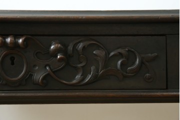 フランスアンティーク　1890年頃　ウォールナット材　彫刻入り　2杯の引き出しを備えたコンソールテーブル　(R-082633)