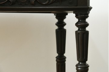フランスアンティーク　1890年頃　ウォールナット材　彫刻入り　2杯の引き出しを備えたコンソールテーブル　(R-082633)