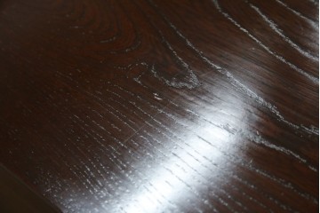 中古　寿楽　欅(ケヤキ)材　隠し付き　存在感のある金具付きの民芸箪笥　(R-082635)