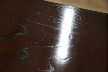 中古　寿楽　欅(ケヤキ)材　隠し付き　存在感のある金具付きの民芸箪笥　(R-082635)