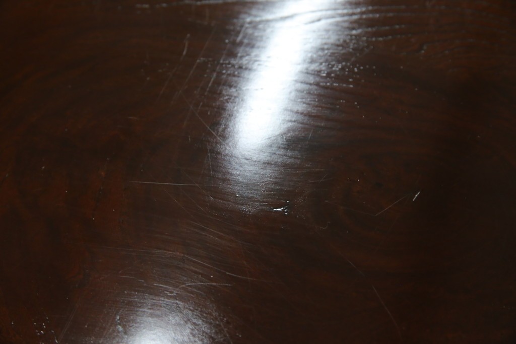 中古　寿楽　欅(ケヤキ)材　隠し付き　存在感のある金具付きの民芸箪笥　(R-082635)