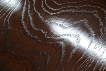 中古　寿楽　欅(ケヤキ)材　隠し付き　存在感のある金具付きの民芸箪笥　(R-082635)