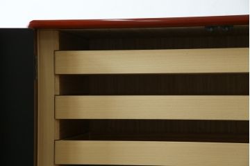 中古　美品!!　高級品!!　総漆塗り　艶やかな朱塗りが美しい色合いの総桐着物箪笥(衣装箪笥、収納箪笥、和タンス、桐たんす、桐箪笥)(定価推定約120万円)(R-082636)