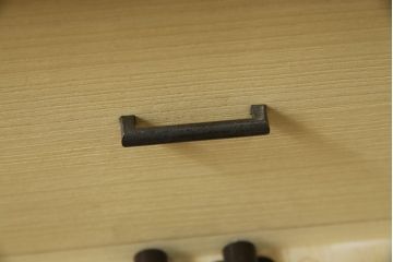 中古　美品!!　高級品!!　総漆塗り　艶やかな朱塗りが美しい色合いの総桐着物箪笥(衣装箪笥、収納箪笥、和タンス、桐たんす、桐箪笥)(定価推定約120万円)(R-082636)