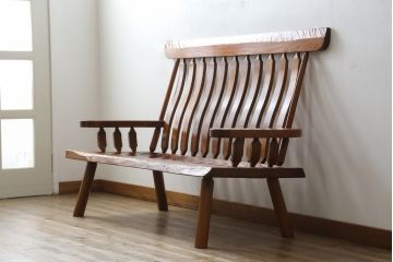 中古　美品　宮崎県　アトリエミヤタ (miyata)　欅(ケヤキ)材　クス材　木の風合いを楽しめるあぐらベンチ(長椅子、長イス、板座チェア)(定価約43万円)(R-082637)