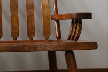 中古　美品　宮崎県　アトリエミヤタ (miyata)　欅(ケヤキ)材　クス材　木の風合いを楽しめるあぐらベンチ(長椅子、長イス、板座チェア)(定価約43万円)(R-082637)