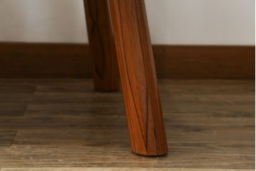 中古　美品　宮崎県　アトリエミヤタ (miyata)　欅(ケヤキ)材　クス材　木の風合いを楽しめるあぐらベンチ(長椅子、長イス、板座チェア)(定価約43万円)(R-082637)