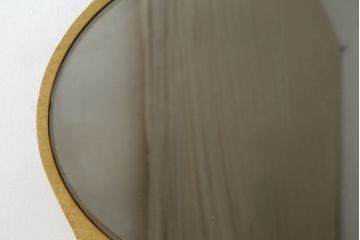 中古　美品　高級品!!　松創(MATSUSO・マツソウ)　バーズアイメープル　曲げガラス　品のある佇まいのドレッサーとスツールのセット(化粧台、鏡台、ミラー、イス、椅子、飾り棚、ガラスケース、収納棚、戸棚、引き出し、ドレッシングチェスト)(定価約173万円)(R-082639)