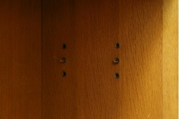 イギリスヴィンテージ　G-PLAN(ジープラン)　Brandon(ブランドン)　オーク材　お部屋の雰囲気をほっこりさせる温もり感じるサイドボード　(R-082643)