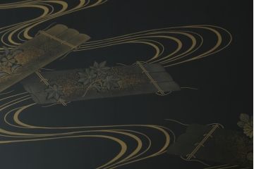 中古　美品　希少な四尺サイズ　花筏蒔絵が美しいガラス天板付き座卓(ローテーブル、センターテーブル、リビングテーブル)(R-082644)