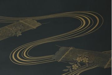 中古　美品　希少な四尺サイズ　花筏蒔絵が美しいガラス天板付き座卓(ローテーブル、センターテーブル、リビングテーブル)(R-082644)