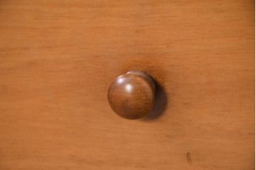 中古　美品　アメリカ輸入家具　パイン材　縦型　カントリースタイルの空間づくりにおすすめのトールチェスト(サイドチェスト、引き出し)(R-082646)