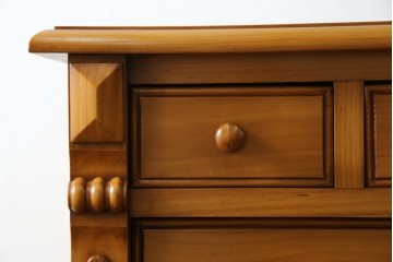 中古　美品　アメリカ輸入家具　パイン材　縦型　カントリースタイルの空間づくりにおすすめのトールチェスト　(R-082646)