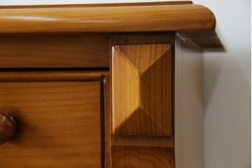 中古　美品　アメリカ輸入家具　パイン材　縦型　カントリースタイルの空間づくりにおすすめのトールチェスト　(R-082646)