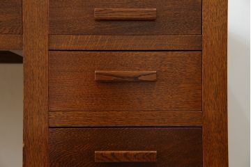 中古　超美品　Oak Village(オークヴィレッジ、オークビレッジ)　杢目の美しさが際立つ片袖机(片袖デスク、ワークデスク、在宅用、在宅ワーク用) (R-082648)