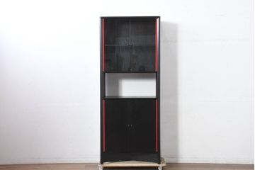 中古　Cassina(カッシーナ)　Brera(ブレラ)　モダンなデザインが素敵な縦型キャビネット(カップボード、食器棚、飾り棚、収納棚、戸棚)(R-082649)