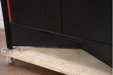 中古　Cassina(カッシーナ)　Brera(ブレラ)　モダンなデザインが素敵な縦型キャビネット(カップボード、食器棚、飾り棚、収納棚、戸棚)(R-082649)