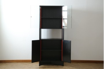 中古　Cassina(カッシーナ)　Brera(ブレラ)　モダンなデザインが素敵な縦型キャビネット　(R-082649)