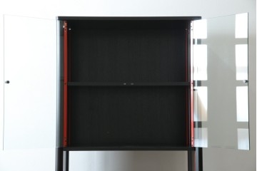 中古　Cassina(カッシーナ)　Brera(ブレラ)　モダンなデザインが素敵な縦型キャビネット　(R-082649)