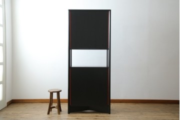 中古　Cassina(カッシーナ)　Brera(ブレラ)　モダンなデザインが素敵な縦型キャビネット　(R-082649)