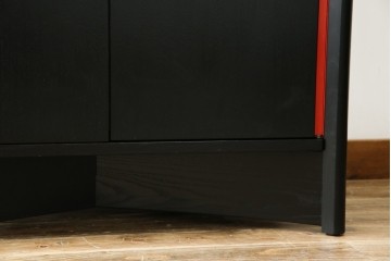 中古　Cassina(カッシーナ)　Brera(ブレラ)　モダンなデザインが素敵な縦型キャビネット　(R-082649)