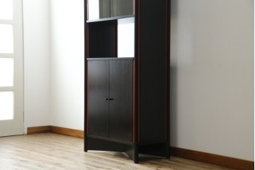 中古　Cassina(カッシーナ)　Brera(ブレラ)　モダンなデザインが素敵な縦型キャビネット　(R-082649)