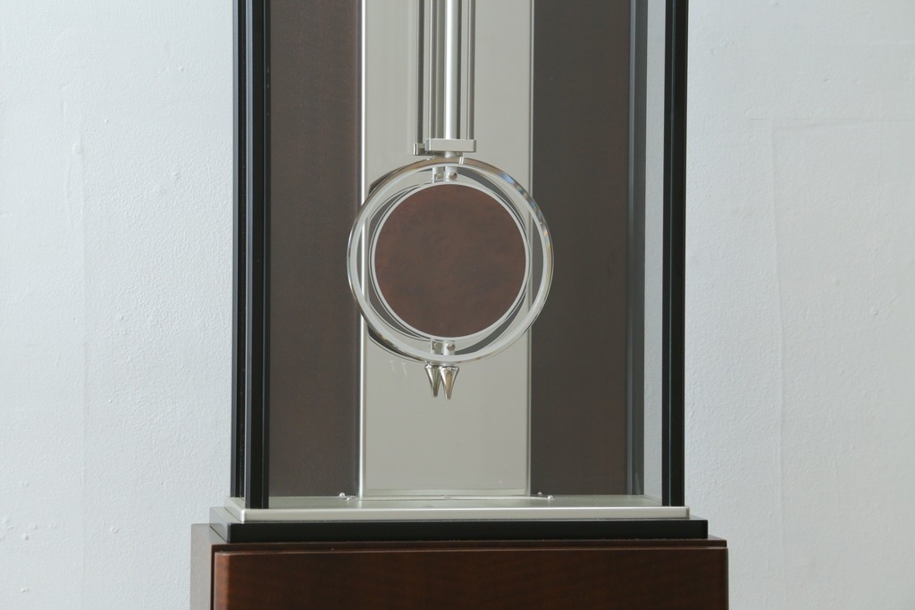 中古　美品　高級品!!　SEIKO(セイコー)　EMBLEM(エンブレム)　HW572B　モダンデザイン　洗練された高級感漂うデザインの報時ホールクロック　定価約110万円　(R-082650)
