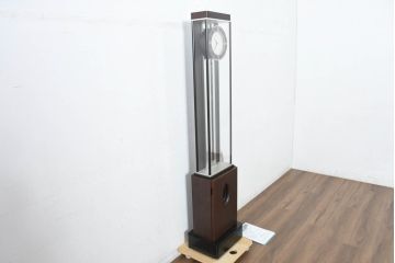 中古　美品　高級品!!　SEIKO(セイコー)　EMBLEM(エンブレム)　HW572B　モダンデザイン　洗練された高級感漂うデザインの報時ホールクロック(時計台、振り子時計)(定価約110万円)(R-082650)